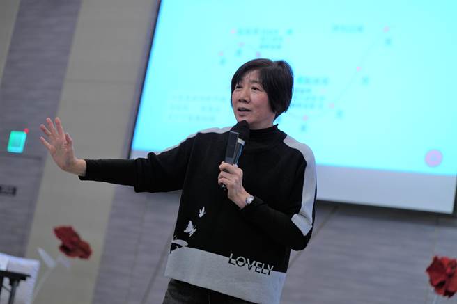 「基金教母」萧碧燕指出，一定要挑选自己熟悉的商品，「如果现在只有一笔钱适合投资，我认为台股基金会是最适合的标的」。（业者提供）