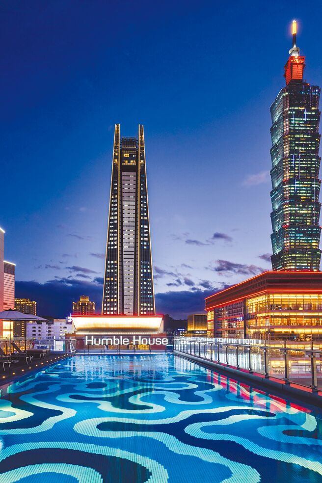 寒舍艾丽酒店7楼户外游泳池。图／寒舍艾丽酒店提供