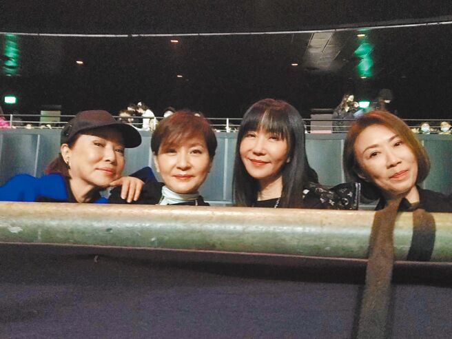 叶瑷菱（左起）、方芳芳、金瑞瑶、李翊君昨到场欣赏。（读者提供）