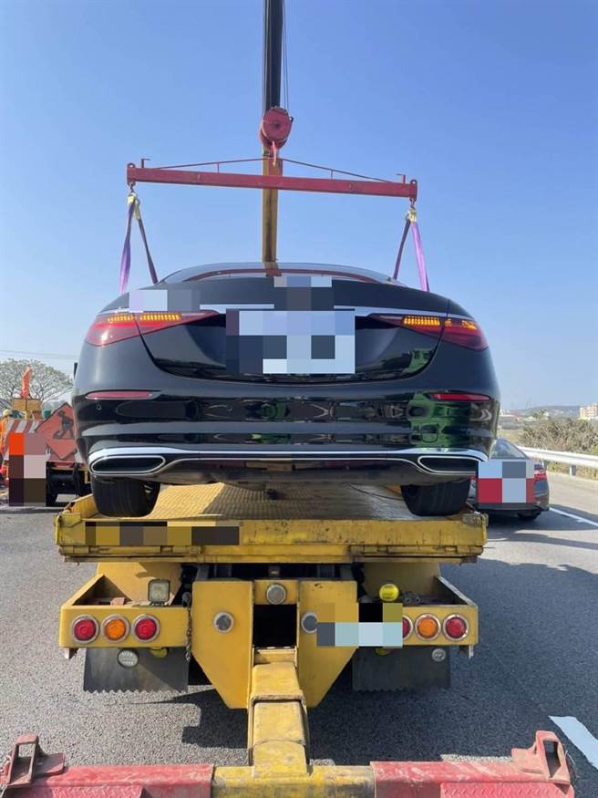 国道3号南向162.7公里，今天上午发生自小客车追撞缓撞车的交通事故。(国道公路警察局提供)