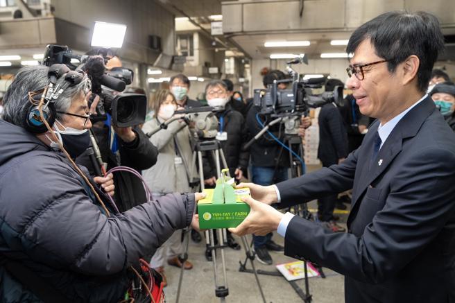 蜜枣对日本民眾来说是相较陌生的果品，期盼能透过这回拓销推广活动，让日本民眾更熟识蜜枣。(高雄市农业局提供)