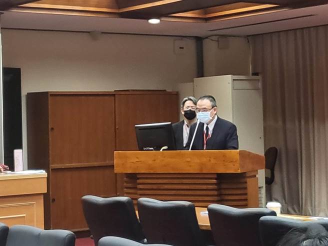 今天故宫院长萧宗煌赴立法院备询。（李欣恬摄）