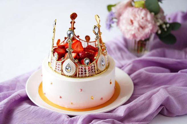 （台北喜来登抢「女神节」商机，「女王皇冠蛋糕」开始预购。图／台北喜来登饭店）