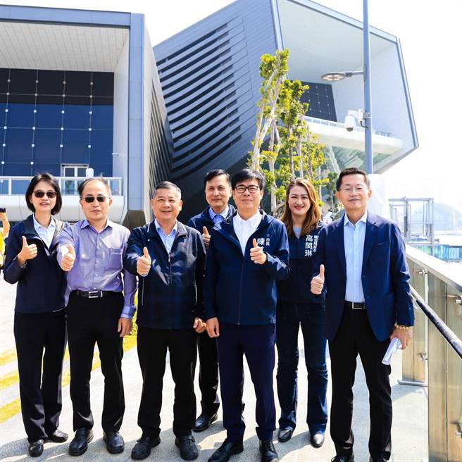 高市观光局长高闵琳指出，3日曾陪同高雄市长陈其迈前往视察高雄旅运中心及内部包括i-center旅客服务中心等规画设施，「高雄，准备好了」。（柯宗纬翻摄）