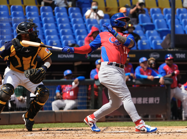 古巴队阵中效力白袜队的孟卡达（Yoan Moncada）敲出右外野2分炮。（悍创运动行销提供）