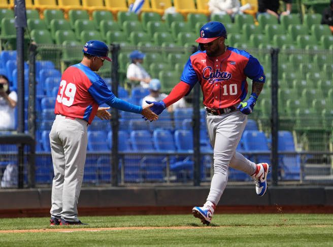 古巴队阵中效力白袜队的孟卡达（Yoan Moncada）敲出右外野2分炮。（悍创运动行销提供）