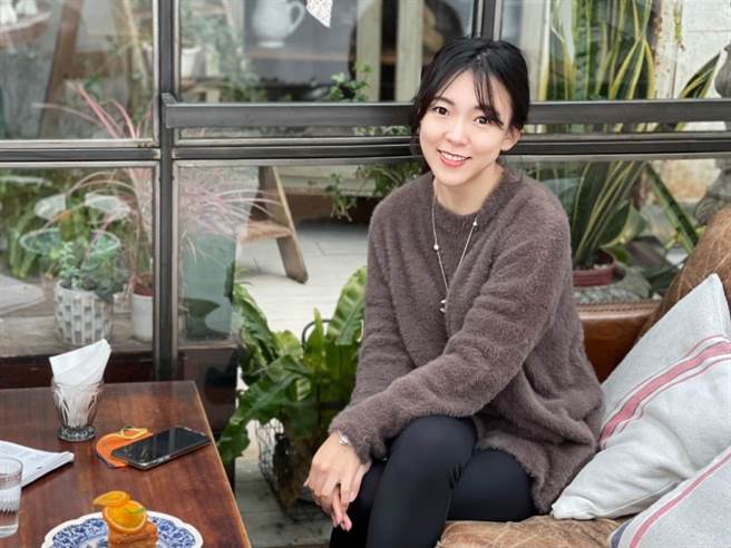 国民党高市议员白乔茵开炮，刘聪达13年前也害中华女将杨淑君因使用旧式电子袜遭判失格，刘10几年来领了上千万薪水，如今又犯低级错误，实在是不适任。（白乔茵提供）