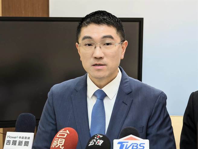 基隆市長謝國樑表示，感謝洪孟楷、邱臣遠及蔡適應等立法委員的大力協助，才讓台鐵自強號加停南港一事成真。（張志康攝）