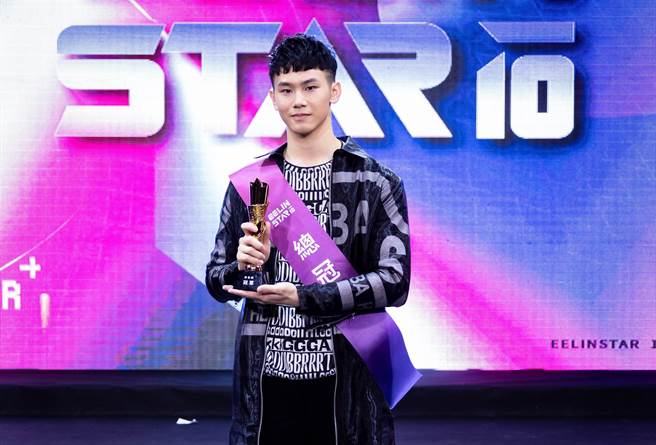 洪玺皓为伊林璀璨之星演艺组冠军。（伊林娱乐提供）