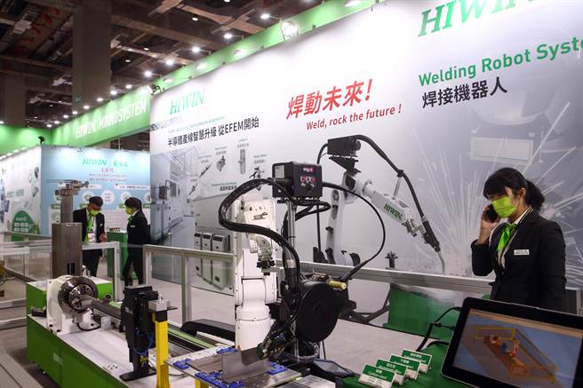 全球疫情陆续解封，于6日登场的台北国际工具机展，是疫情缓和之后，台湾第一个有国外买主来台参观的指标性展览。图为上银科技展场。（邓博仁摄）