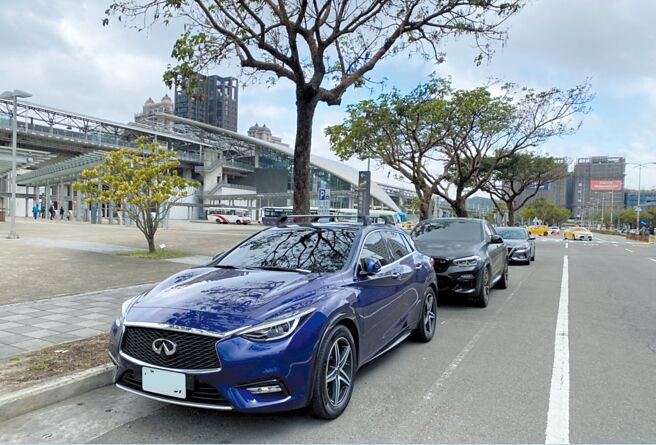 遠通電收在新竹地區推出「路邊停車即查繳」服務；圖為於新竹高鐵站。圖／遠通電收提供