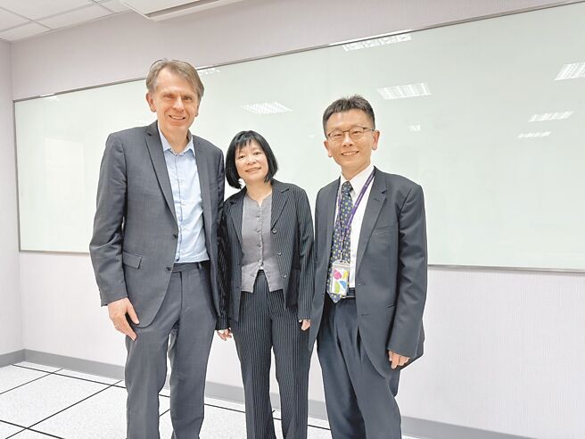 Grant Thornton荷蘭會計師Jacob Mook（左起）、Grant Thornton資深主管Christina Cheng、正大聯合會計師事務所所長羅裕傑日前針對荷蘭投資環境解析其優勢。圖／蔡淑芬