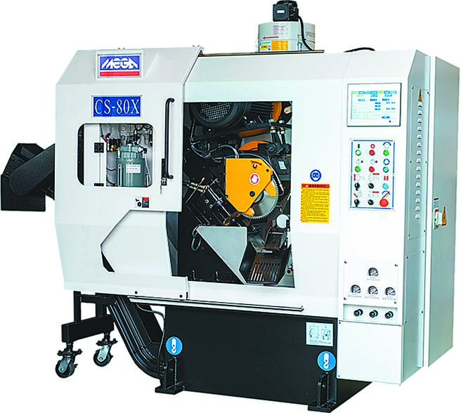 镁佳CS-80X全自动重切削高速圆锯机。图／业者提供