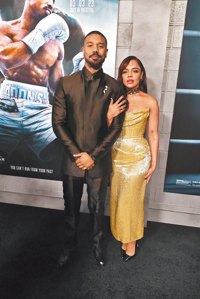 泰莎汤普森（右）和麦可B乔丹第3度合作，日前一起出席《金牌拳手3》洛杉矶首映会。（华纳兄弟提供）