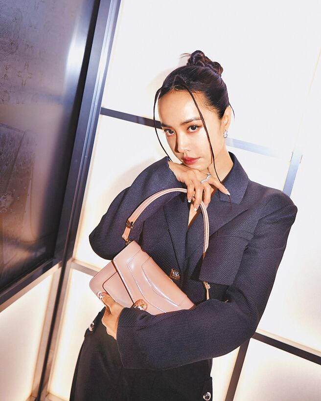 宝格丽大中华区代言人蔡依林受邀前往米兰抢先鑑赏秋冬配件包款。（BVLGARI提供）