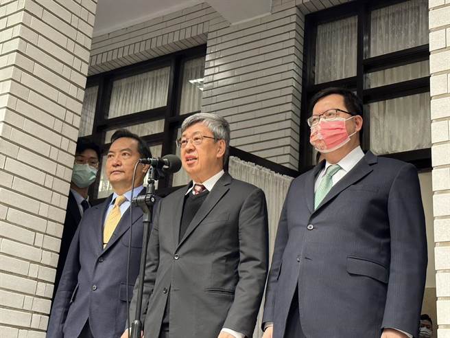 行政院长陈建仁陈建仁上午赴立法院备询前受访。（黄婉婷摄）