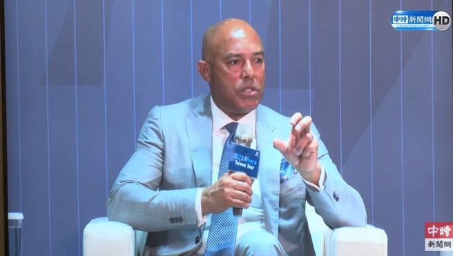 大联盟名人堂球星李维拉来台。（翻摄自youtube/中时新闻网）