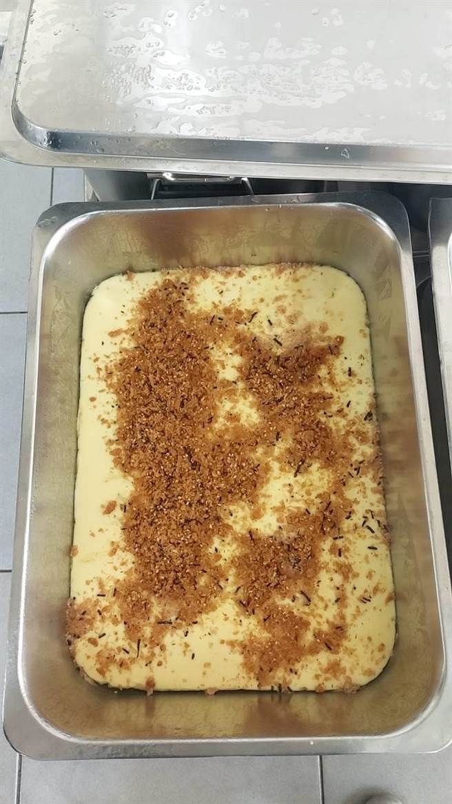 嘉義市民生國中今天午餐有香鬆南瓜蒸蛋。（嘉義市教育處提供／ 廖素慧嘉市傳真）