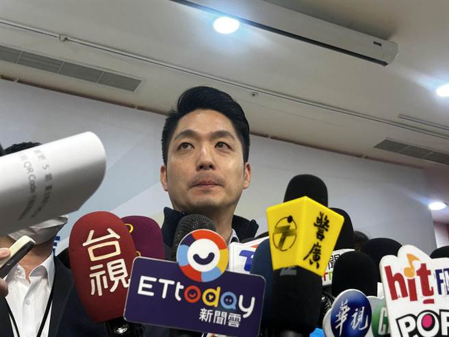 台北市長蔣萬安今上午舉行「都更5箭臺北無限」政策記者會，會後聯訪。（陳薏云攝）