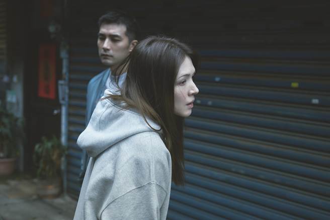 贺军翔饰演的男主角「何瑞之」不但是许玮宁心中的优质老公。（公视提供）