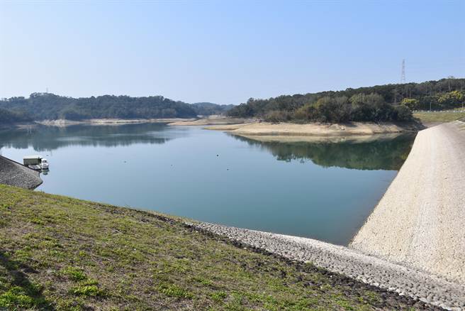 頭份市永和山水庫進水量大減，蓄水量已不到6成。（謝明俊攝）