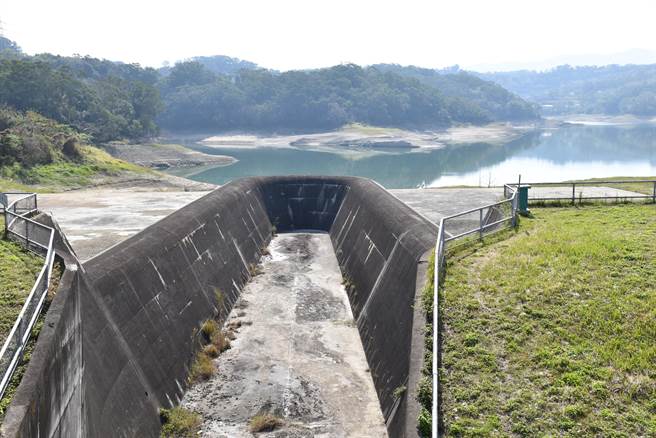 頭份市永和山水庫進水量大減，蓄水量已不到6成。（謝明俊攝）