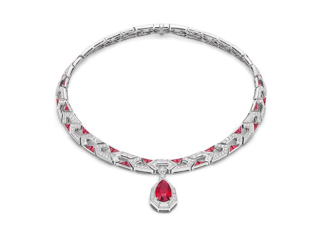 宝格丽Eden the Garden of Wonders系列Fire of Eden顶级红宝石项炼。（BVLGARI提供）