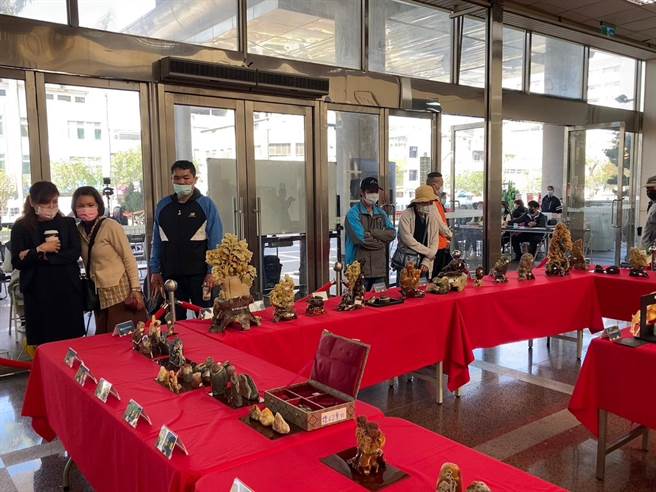 苗栗地检署与新竹执行分署执行红富海扣案财物第5波拍卖会，7日上午登场。（苗栗地检署提供／谢明俊苗栗传真）