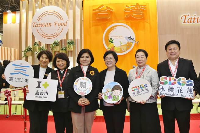 嘉义市黄敏惠与国民党籍县市长参加2023东京食品展，一同行销台湾好物。（嘉义市政府提供／廖素慧嘉市传真）