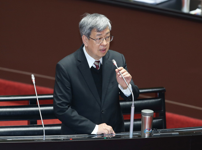 针对立委关心劳保亏损超过千亿，行政院长陈建仁7日在立法院答询表示，明年将编列1000亿预算拨补给劳保，一定让劳工安心工作。（姚志平摄）