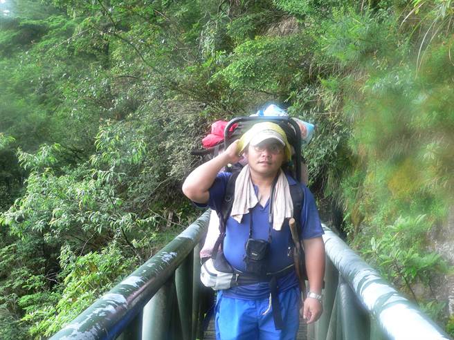 邦卡兒．海放南1994年考取特考，分發至玉山國家公園管理處服務迄今。（邦卡兒．海放南提供／楊靜茹南投傳真）