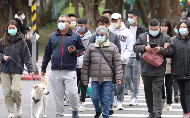 受到辐射冷却作用影响，本周各地都有明显日夜温差，下周还有一波强度直逼寒流的冷空气袭台。（示意图／陈俊吉摄）