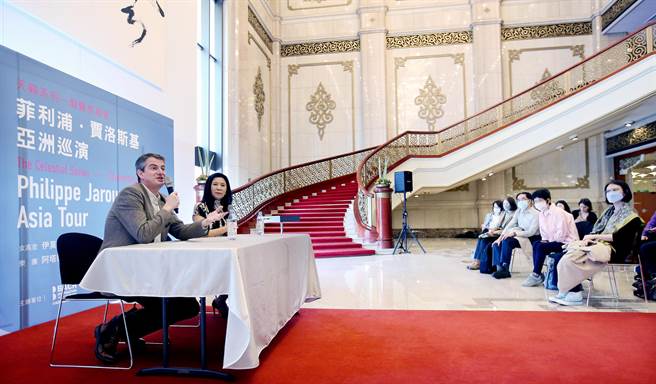 假声男高音菲利普．贾洛斯基对古乐深深着迷，同时也致力于开拓自己的曲目。（范扬光摄）