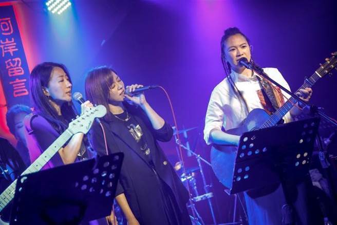 潘奕如（左起）、王瞳、张芸京日前同台合唱艾成的创作曲。（经纪人提供）