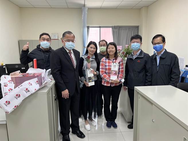 大雅警分局長劉雲鵬特向在工作崗位上，盡忠職守不辭辛勞的女性同仁們，致上祝福與感謝慶祝婦女節快樂。（警方提供）