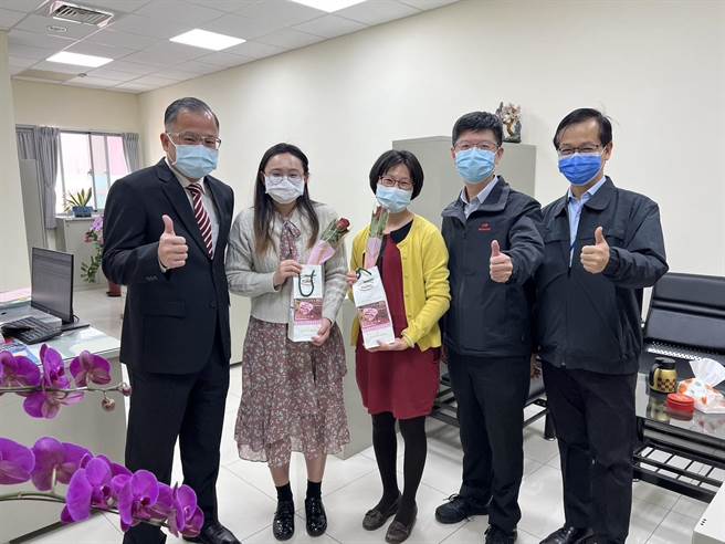 大雅警分局長劉雲鵬特向在工作崗位上，盡忠職守不辭辛勞的女性同仁們，致上祝福與感謝慶祝婦女節快樂。（警方提供）