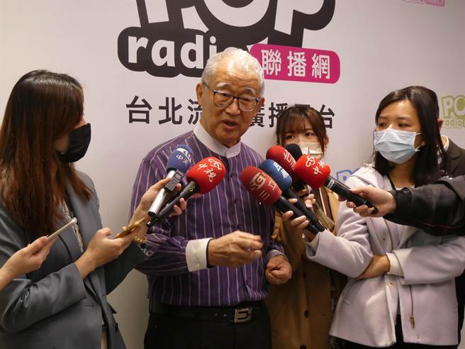 监察院前院长王建煊今宣布参选明年总统大选，恐影响明年蓝营选情。王上午受访表示，国民党内目前可能人选都很好，但问题是这些人还是围绕在「九二共识、一边一国」，等于是独立；民进党主席赖清德本质也不错，但主张台独会有问题。（周志豪摄）