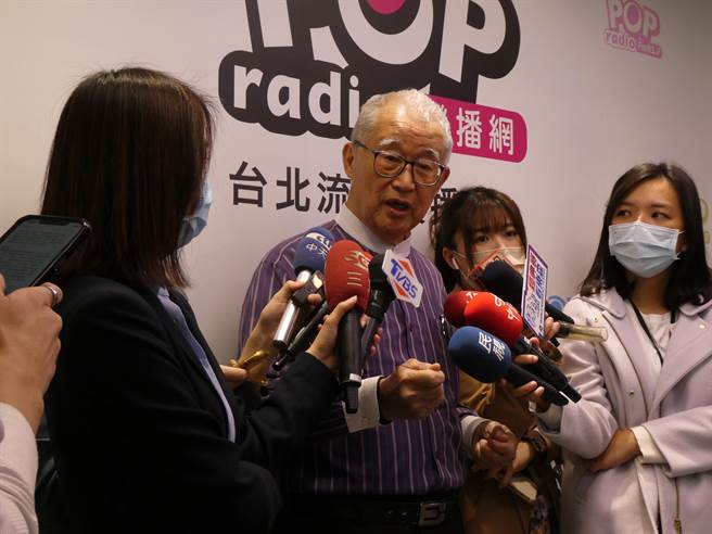 前总统陈水扁保外就医却活跃于政坛，表态参选总统的监察院前院长王建煊今质疑，扁今天怎么够资格保外就医？出来这几年在外面趴趴跑，还帮他儿子助选，到处机哩呱啦，他为什么可以这样？若当选总统立刻把扁抓回去坐牢。（周志豪摄）