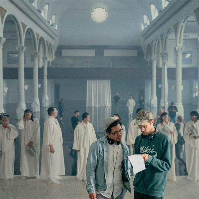 导演关家永（左）的母亲来自台湾。（台北双喜提供）