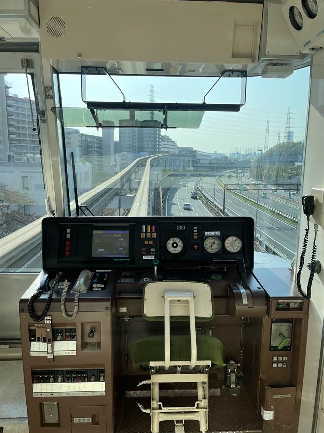 周春米率团考察日本交通，借镜改善交通环境。(屏县府提供)