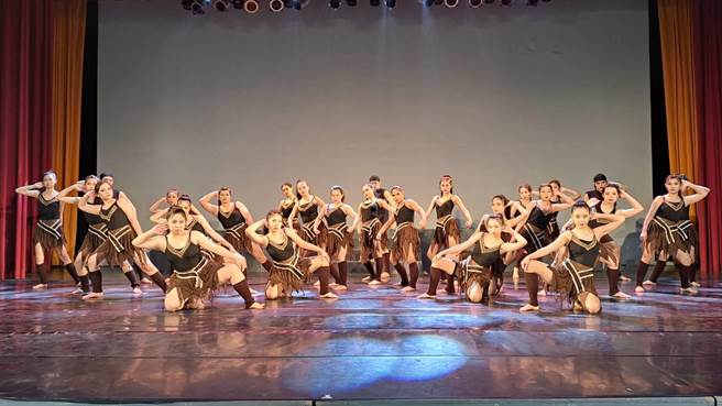 永平工商表艺科第10届毕业公演《18．Light》3月25日晚间登场，学生将展现3年所学成果。（永平工商提供／蔡明亘桃园传真）