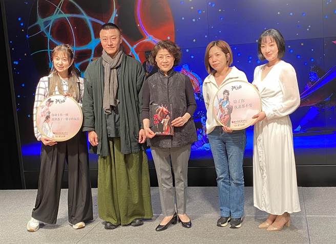 国光剧团《狐仙》结合数位科技跨界演出，将在3月25日、26日在台中国家歌剧院登场，举办宣告记者会。（陈淑芬摄）