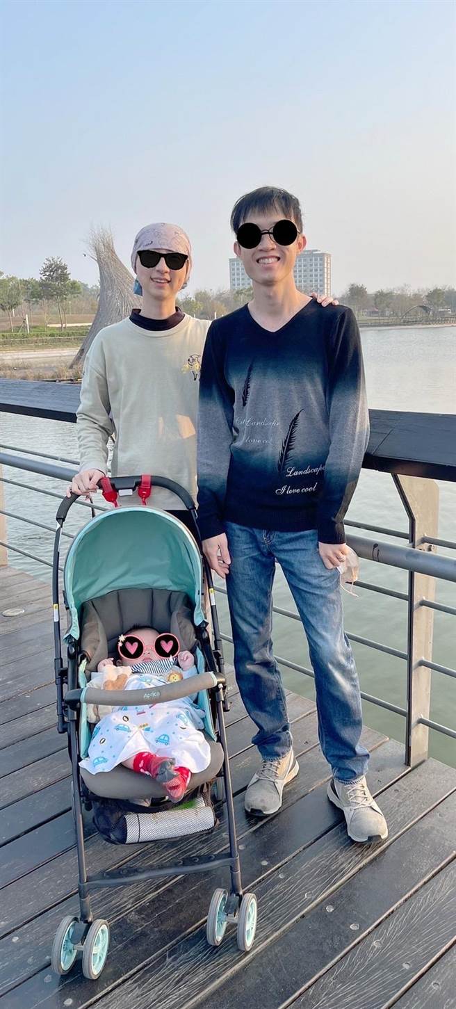 周女士怀孕五个月时开始接受化疗，并且足月生产健康男婴，治疗成效良好在于第一时间乳癌跨专科团队医师即充份和她与家人讨论个人化治疗计画，让她非常安心的勇敢面对治疗过程。(中国附医提供／冯惠宜台中传真)