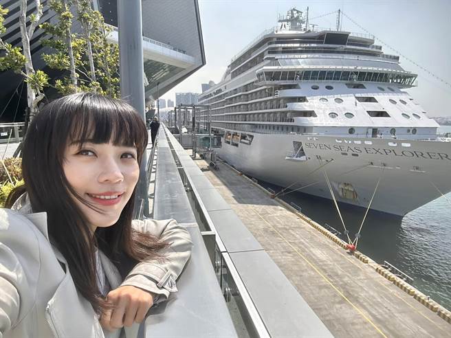 今（8）日是国际妇女节，高市议员黄捷今在脸书沉痛PO文说，看了《以神之名－信仰的背叛》这部纪录片，对于内容感到非常震撼，甚至几度气到颤抖。（柯宗纬翻摄）