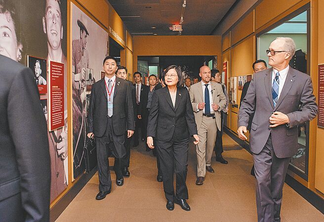 图为蔡总统2018年参访雷根总统图书馆。（总统府提供）