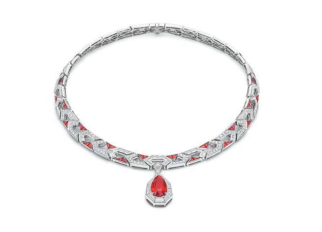 宝格丽Eden the Garden of Wonders系列Fire of Eden顶级红宝石项炼。（BVLGARI提供）