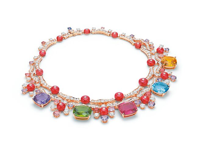 宝格丽Eden the Garden of Wonders系列Colors in Feast顶级彩宝项炼。（BVLGARI提供）