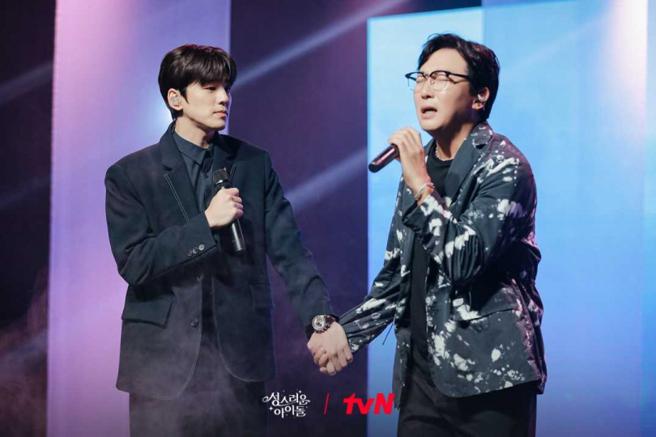 卓在勳（右）爆料，金旻奎若是擁有神力，會使用力量賺很多錢。（圖／翻攝自tvN）