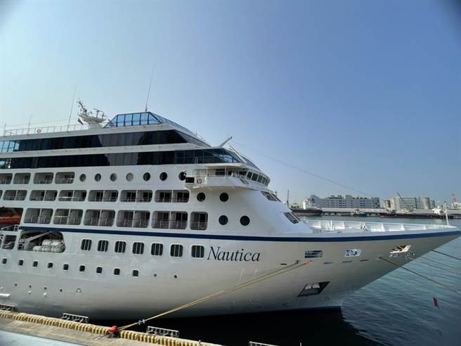 「诺蒂卡号」今停靠高雄港旅运中心。（洪靖宜摄）