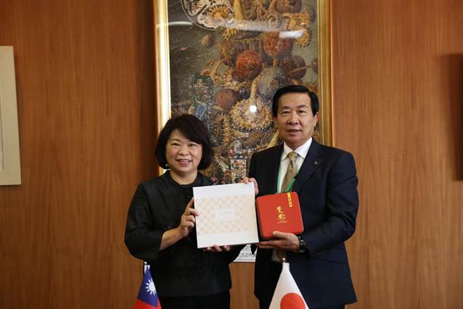 嘉义市长黄敏惠拜访日本崎玉县日高市长。（嘉义市政府提供／廖素慧嘉市传真）